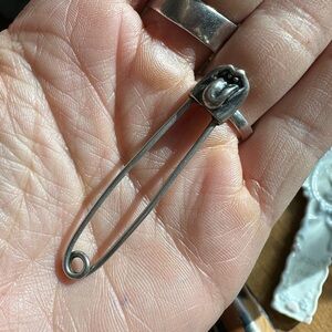 Chrome hearts Rolling Stone CH plus safety pin earring